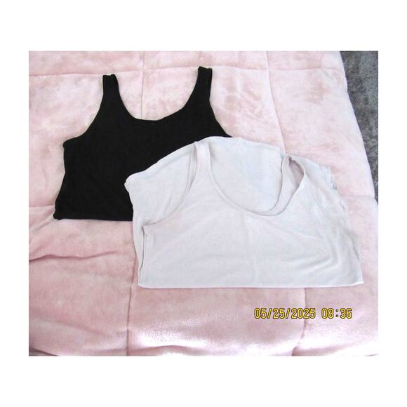 2 pack Maurices tank tops -size medium - Picture 1 of 4